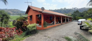 Sitio com 16000m com casa com 2 quartos, Ubatiba